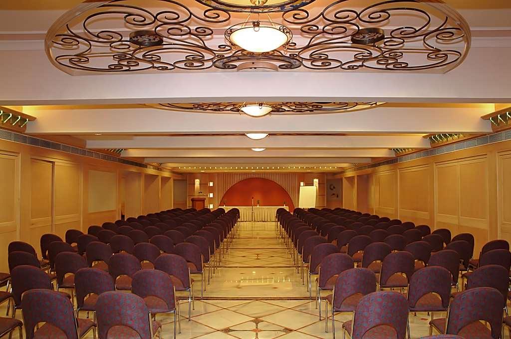 Comfort Inn President Near Ahmedabad Junction Station Létesítmények fotó
