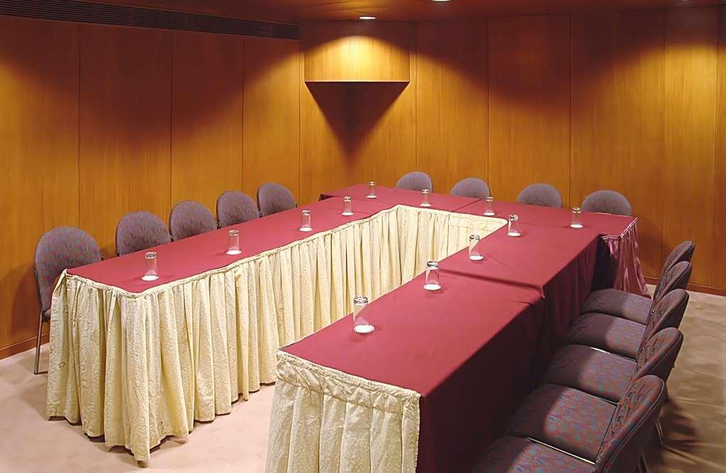 Comfort Inn President Near Ahmedabad Junction Station Létesítmények fotó