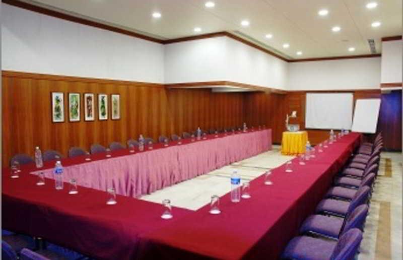 Comfort Inn President Near Ahmedabad Junction Station Kültér fotó