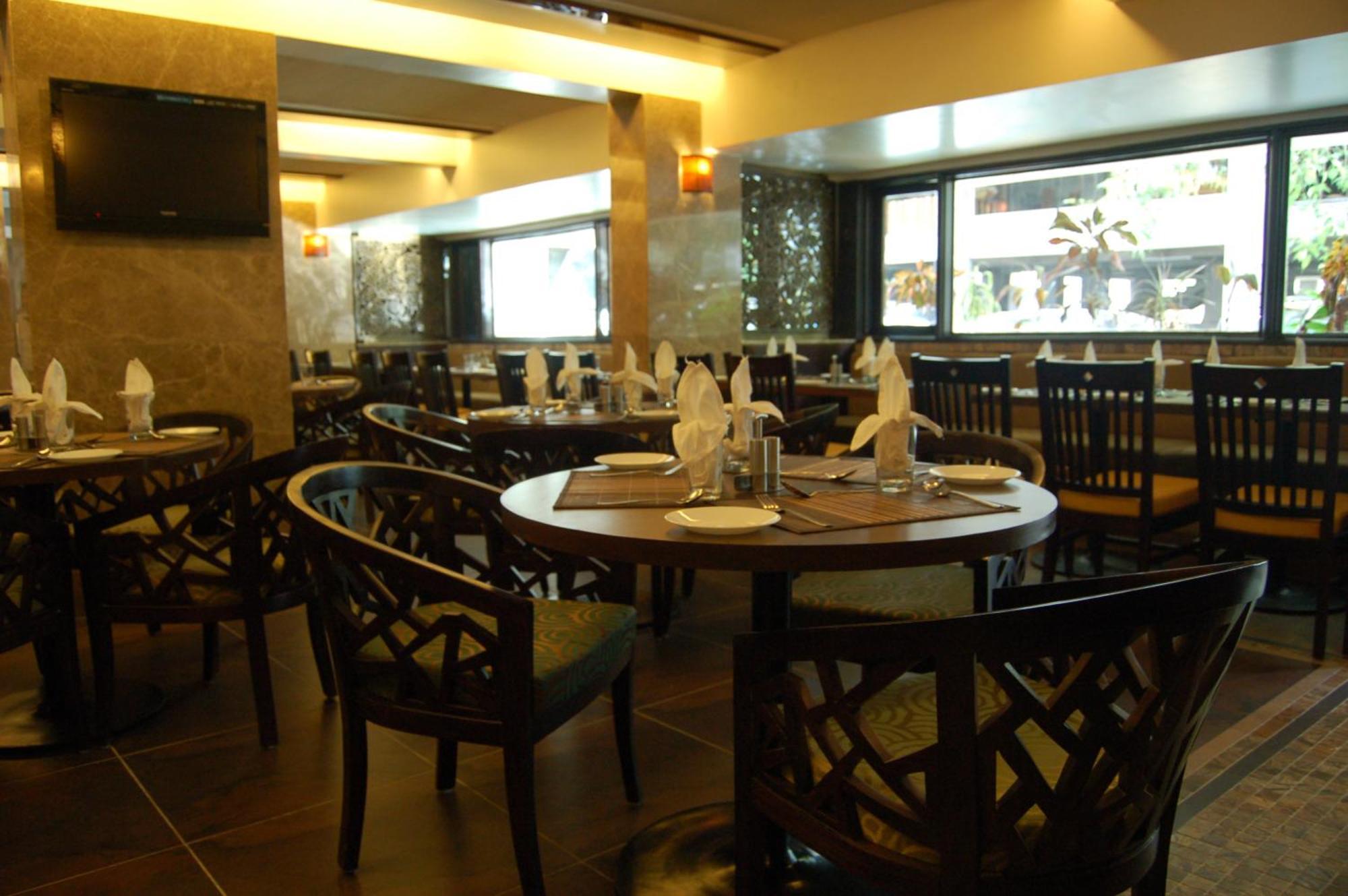 Comfort Inn President Near Ahmedabad Junction Station Kültér fotó