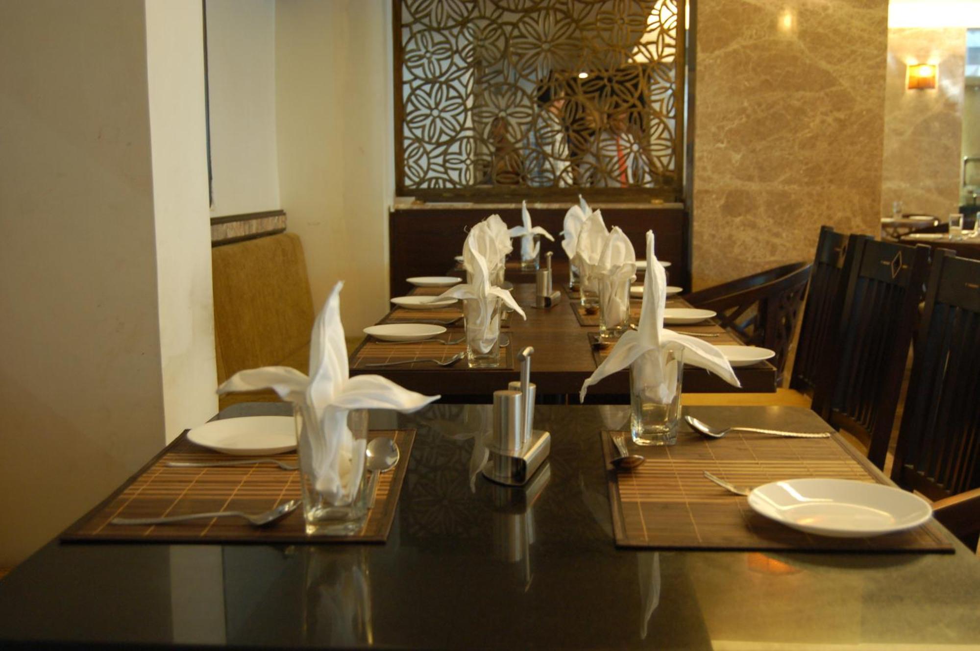 Comfort Inn President Near Ahmedabad Junction Station Kültér fotó
