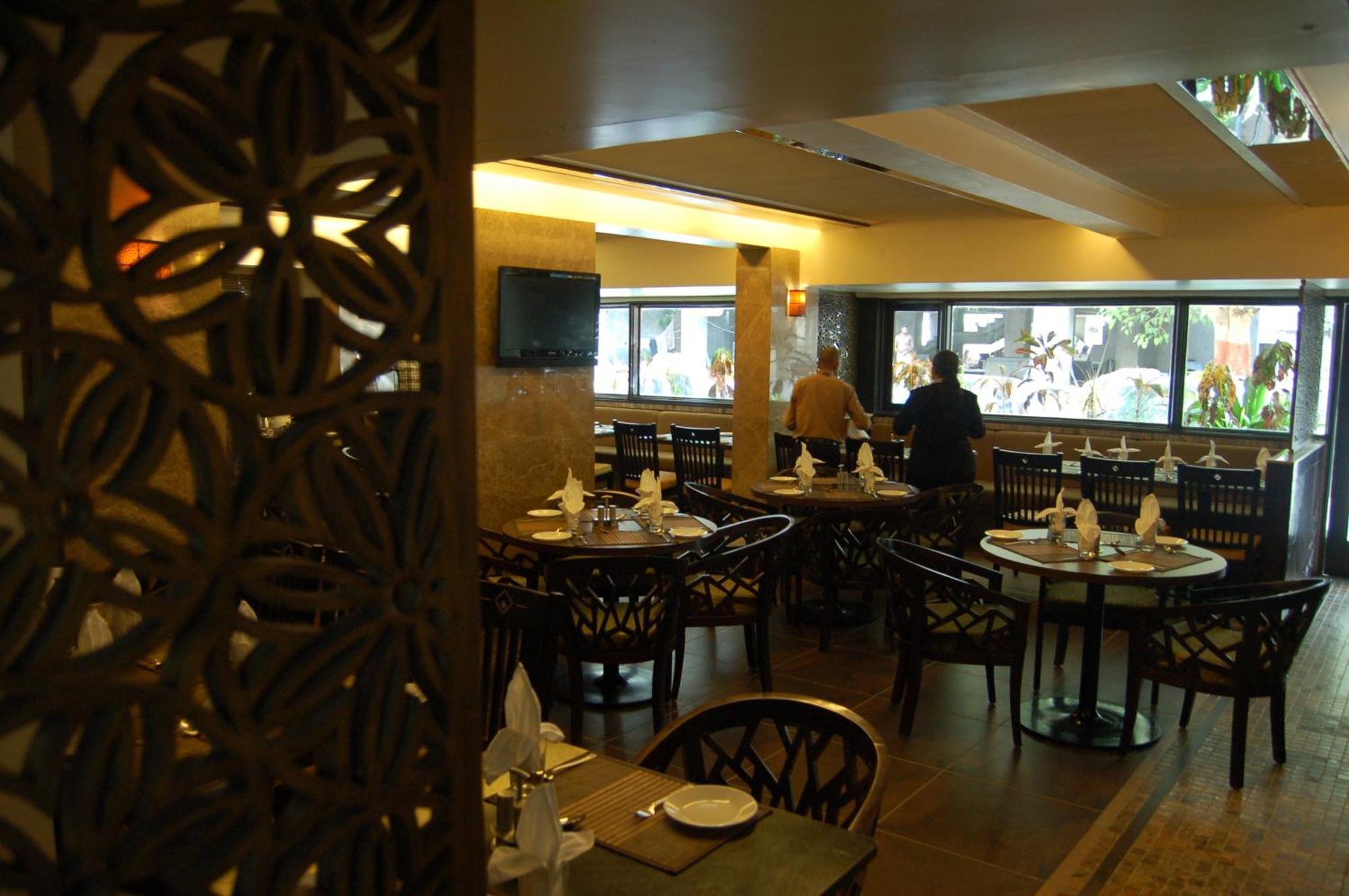 Comfort Inn President Near Ahmedabad Junction Station Kültér fotó