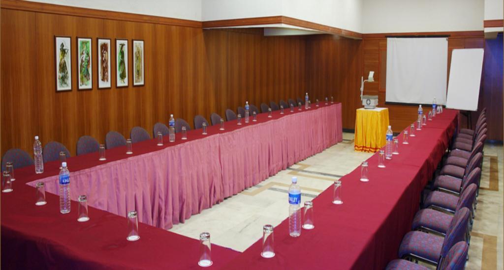 Comfort Inn President Near Ahmedabad Junction Station Kültér fotó
