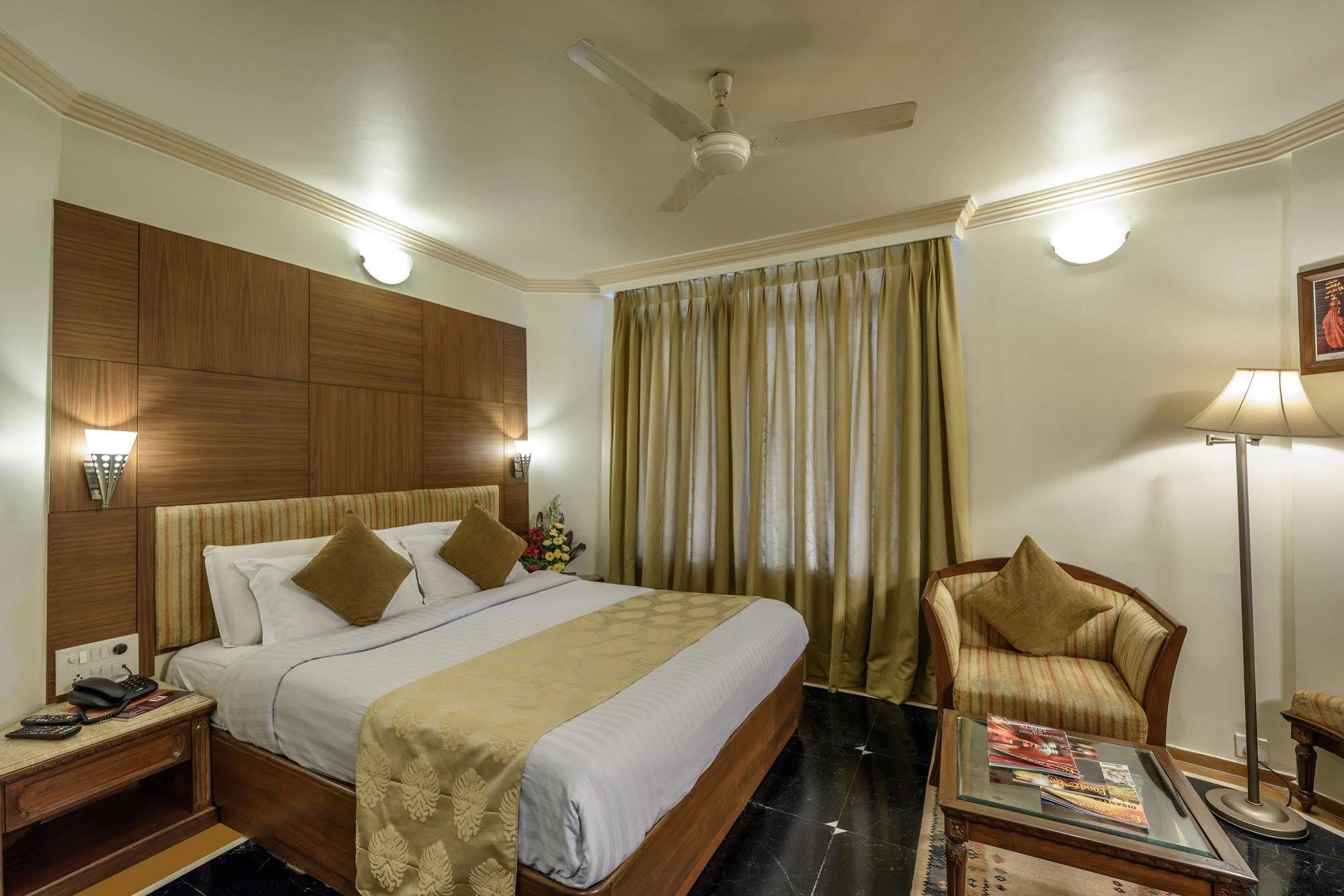 Comfort Inn President Near Ahmedabad Junction Station Kültér fotó