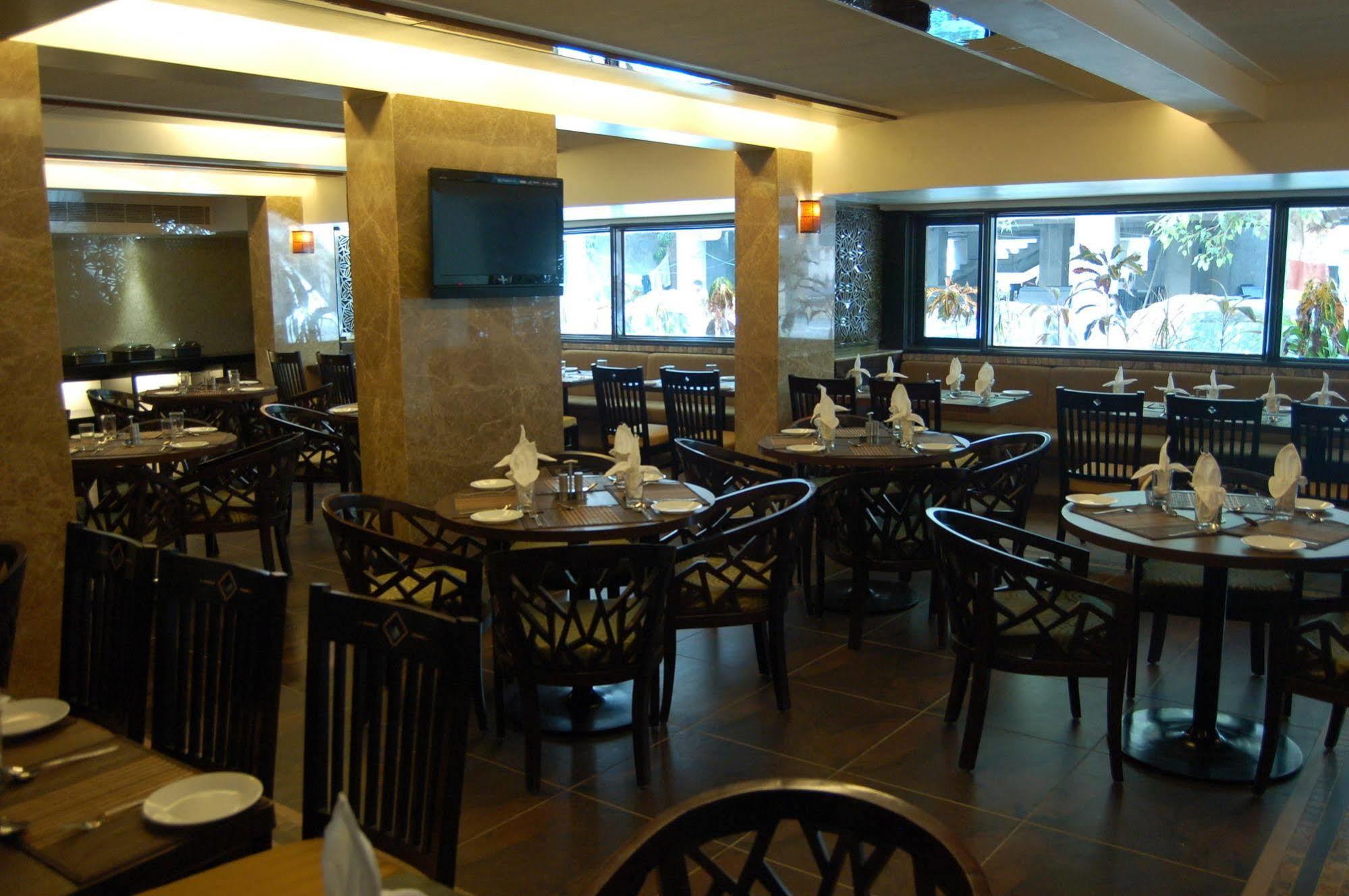 Comfort Inn President Near Ahmedabad Junction Station Kültér fotó