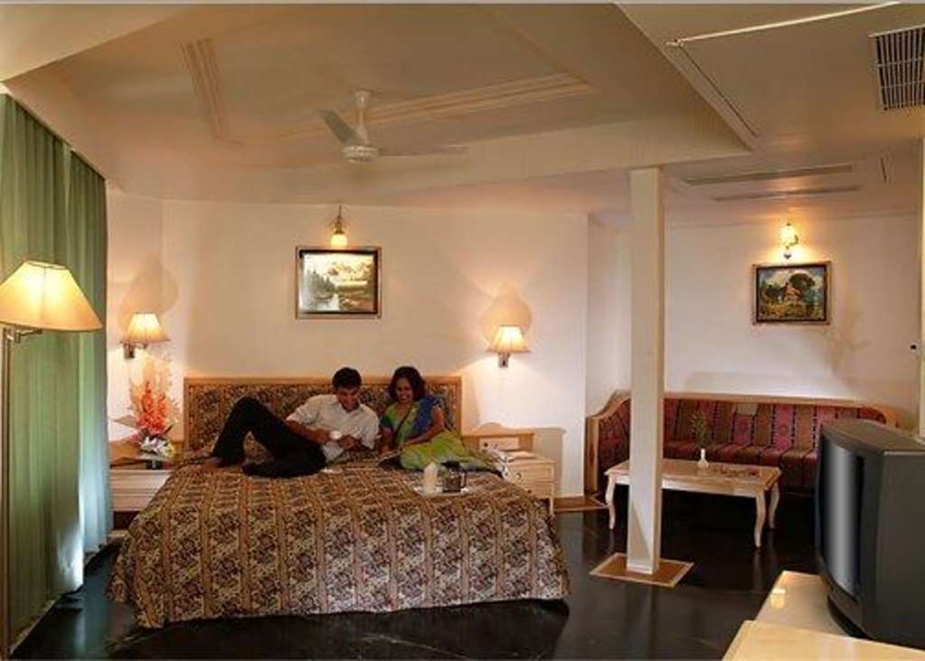 Comfort Inn President Near Ahmedabad Junction Station Kültér fotó